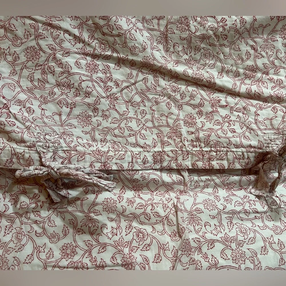 Pottery Barn Pink Floral🌸 Pillow Sham